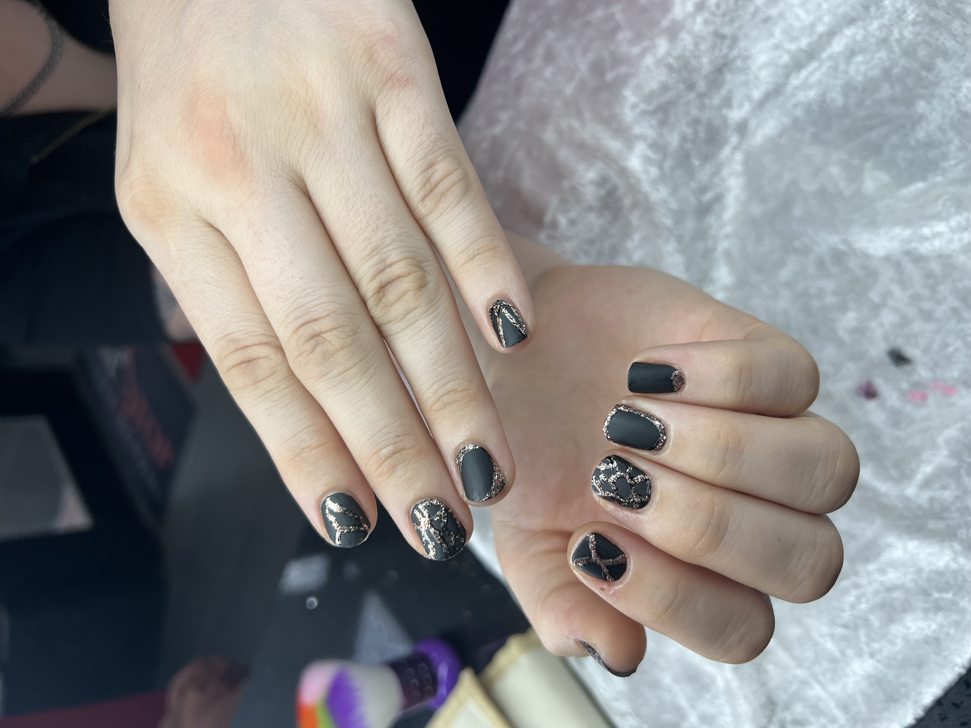 No chip manicure art